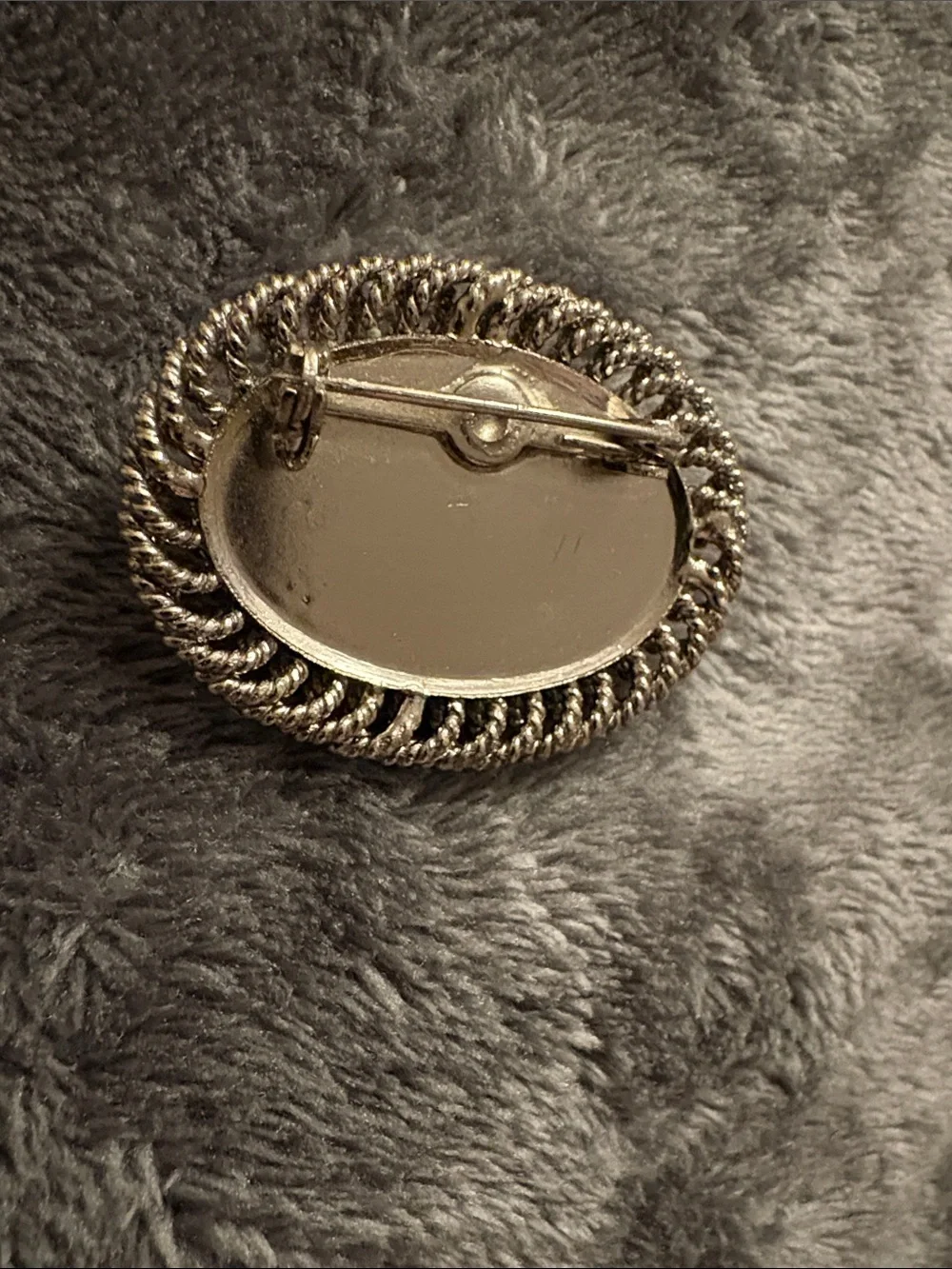 Blue and Yellow Speckled Lucite? Oval Brooch with Silver-Tone Rope Frame